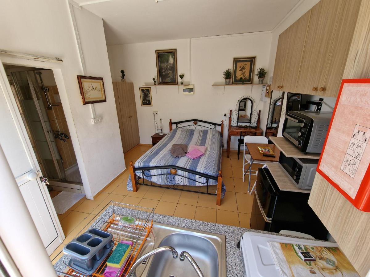 Nicosia Rooms Studios Buitenkant foto